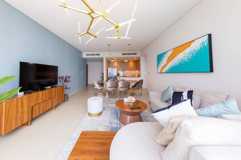 Breathtaking 2br W/sea Views Dubai