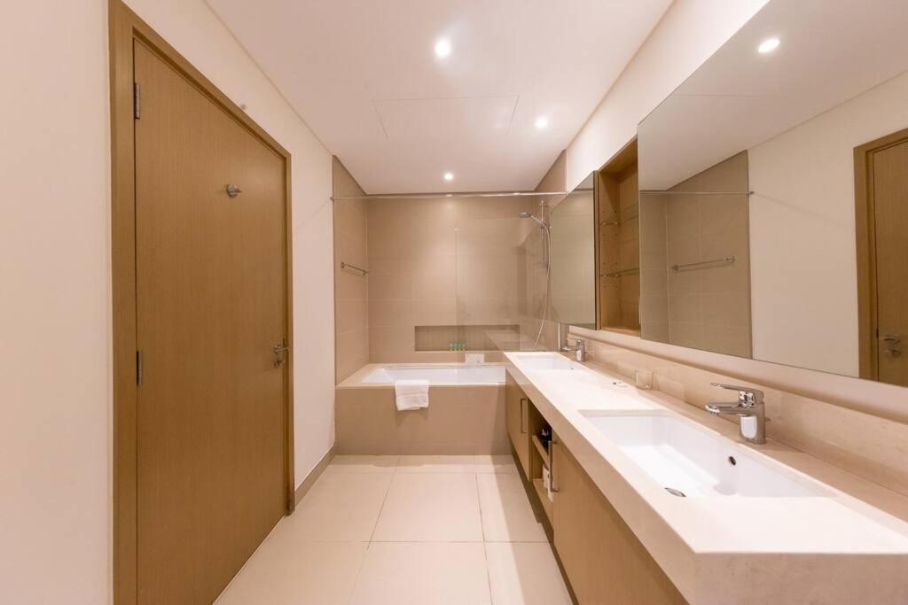 Breathtaking 2br W/sea Views