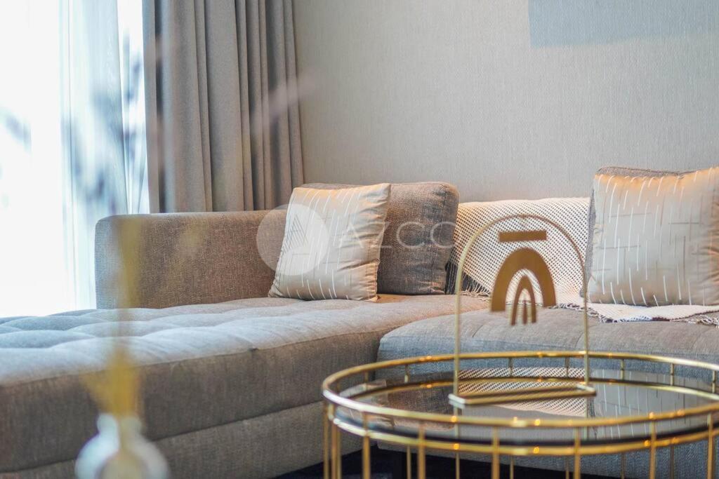 Deluxe One Br In Damac Maison Prive Apartment *