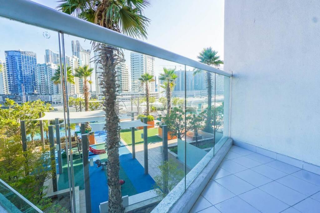 Deluxe One Br In Damac Maison Prive Apartment *