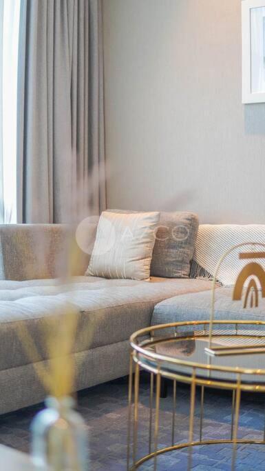 Deluxe One Br In Damac Maison Prive *