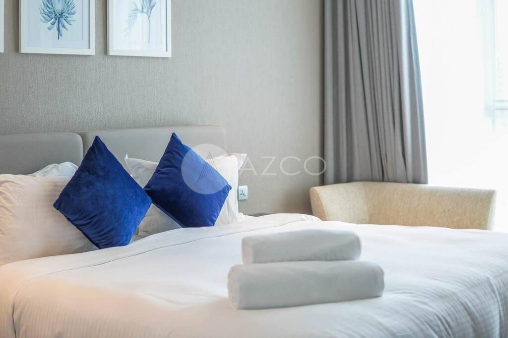 Deluxe One Br In Damac Maison Prive Apartment