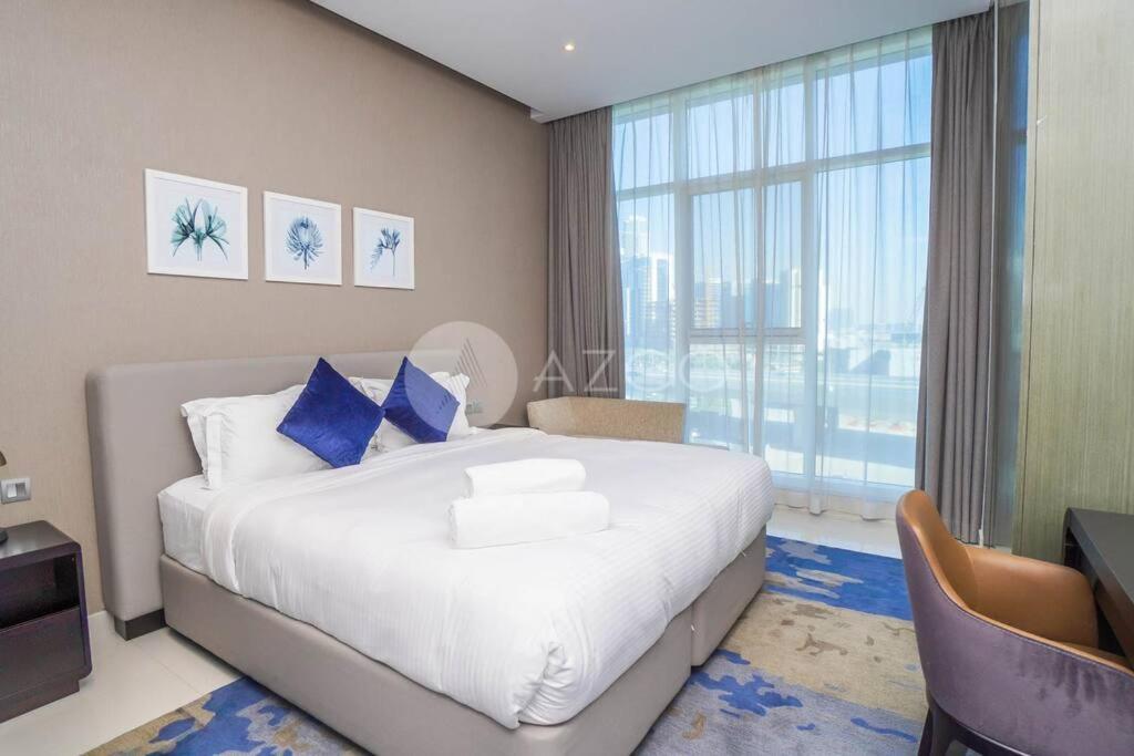 Deluxe One Br In Damac Maison Prive Apartment Dubai