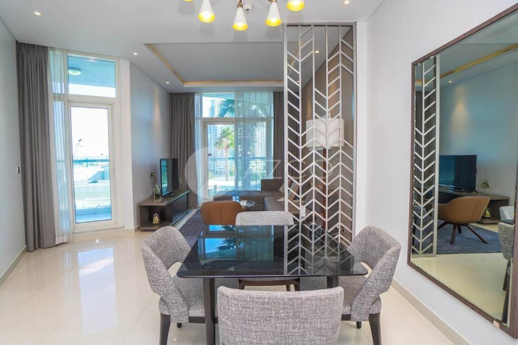 Deluxe One Br In Damac Maison Prive Apartment