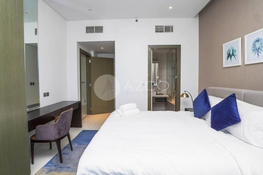 Deluxe One Br In Damac Maison Prive Apartment Dubai
