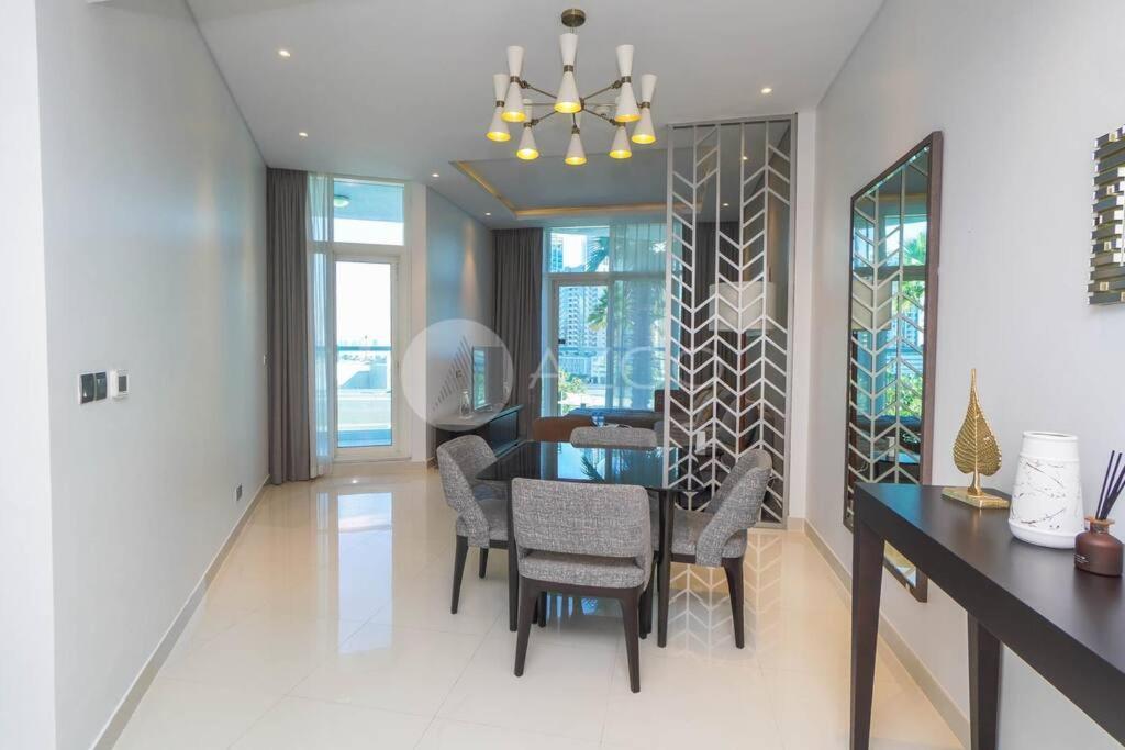 Deluxe One Br In Damac Maison Prive Apartment