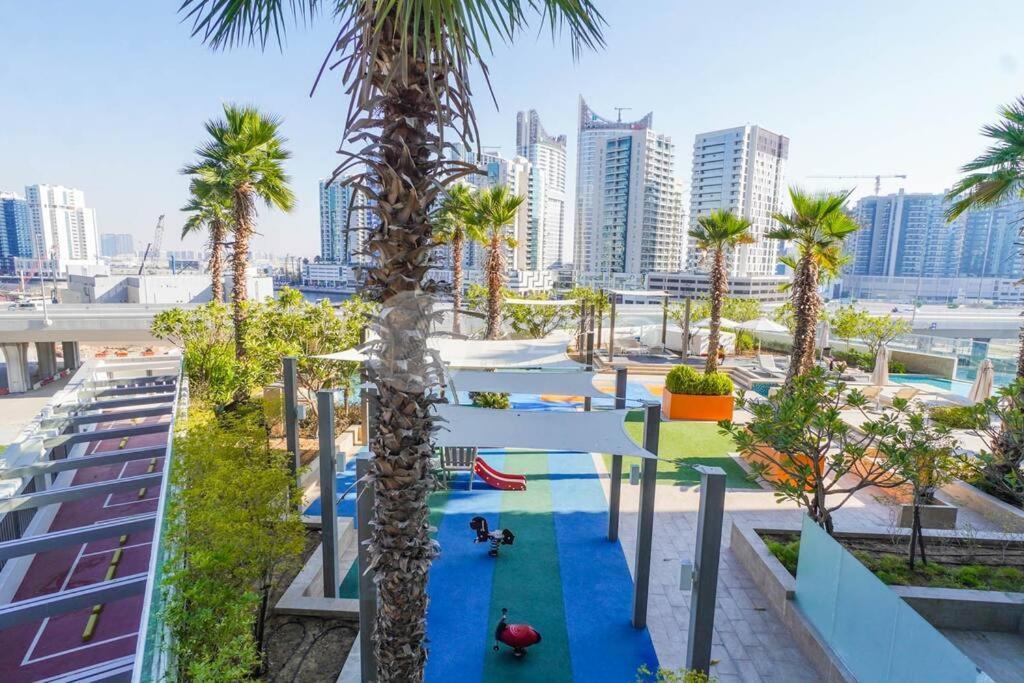 Apartment Deluxe One Br In Damac Maison Prive Dubai