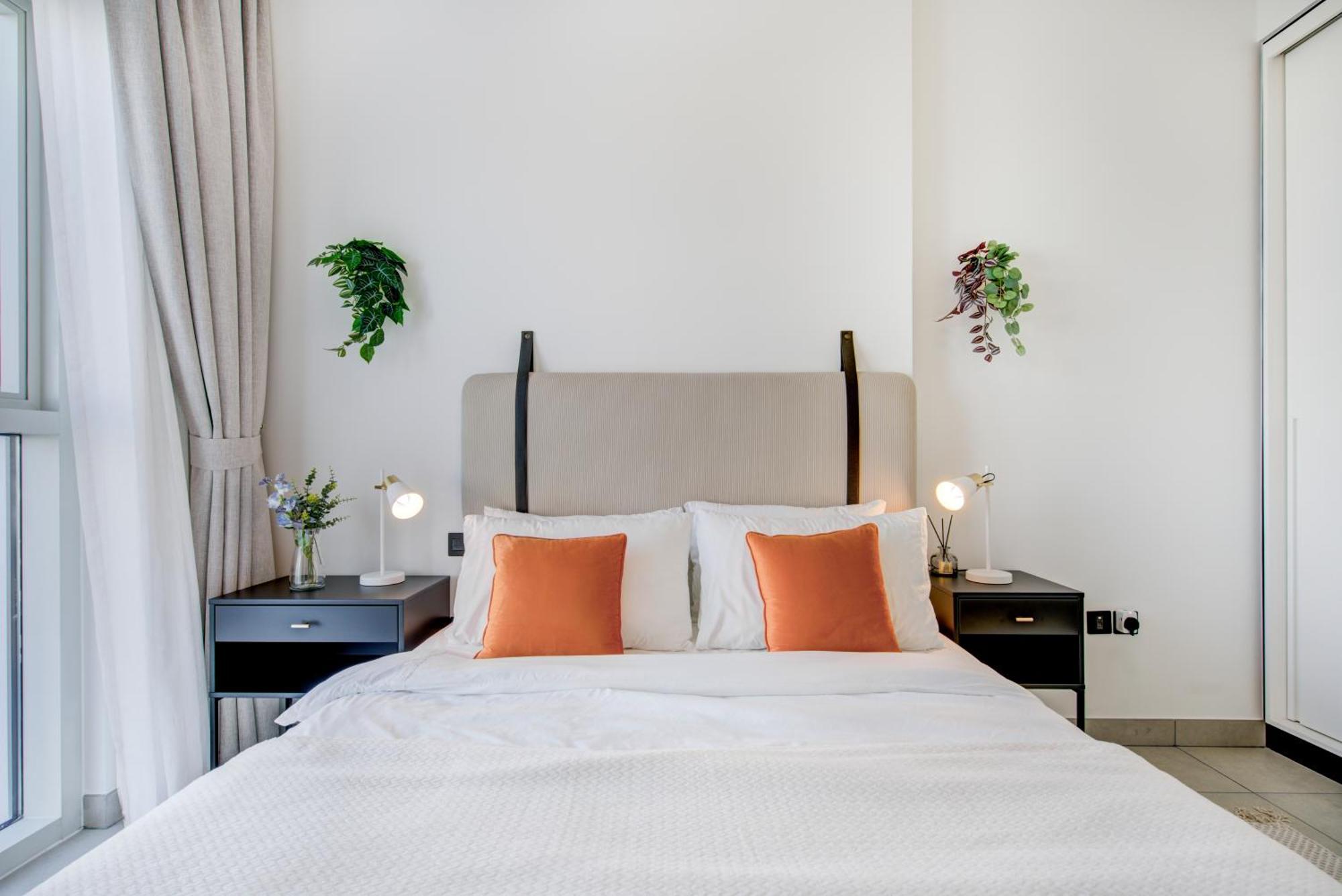 Offer Get 2 Bedroom At Price Of 1 Bedroom Near Hills Mall *