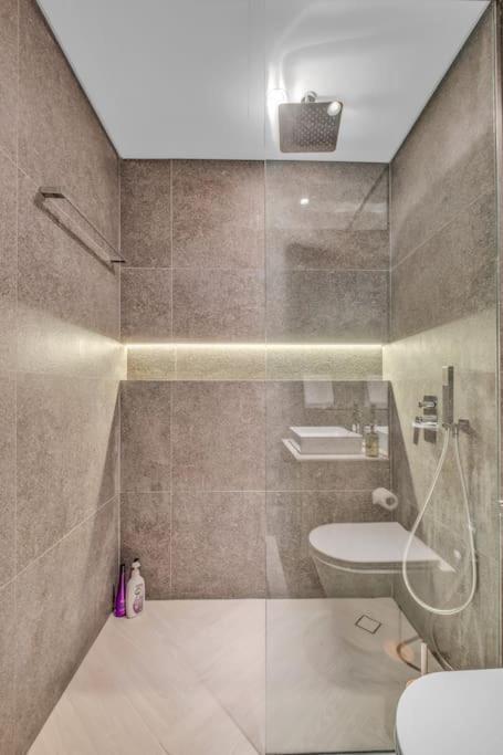 Stunning Pool View Studio In Jvc * Dubai