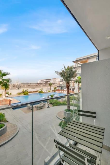 Stunning Pool View Studio In Jvc Dubai
