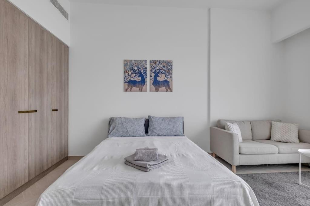 Stunning Pool View Studio In Jvc Apartment *