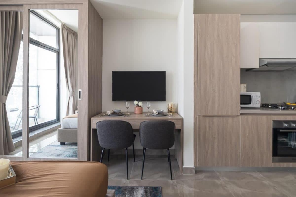 Frank Porter - Majestique 2 Apartment Dubai