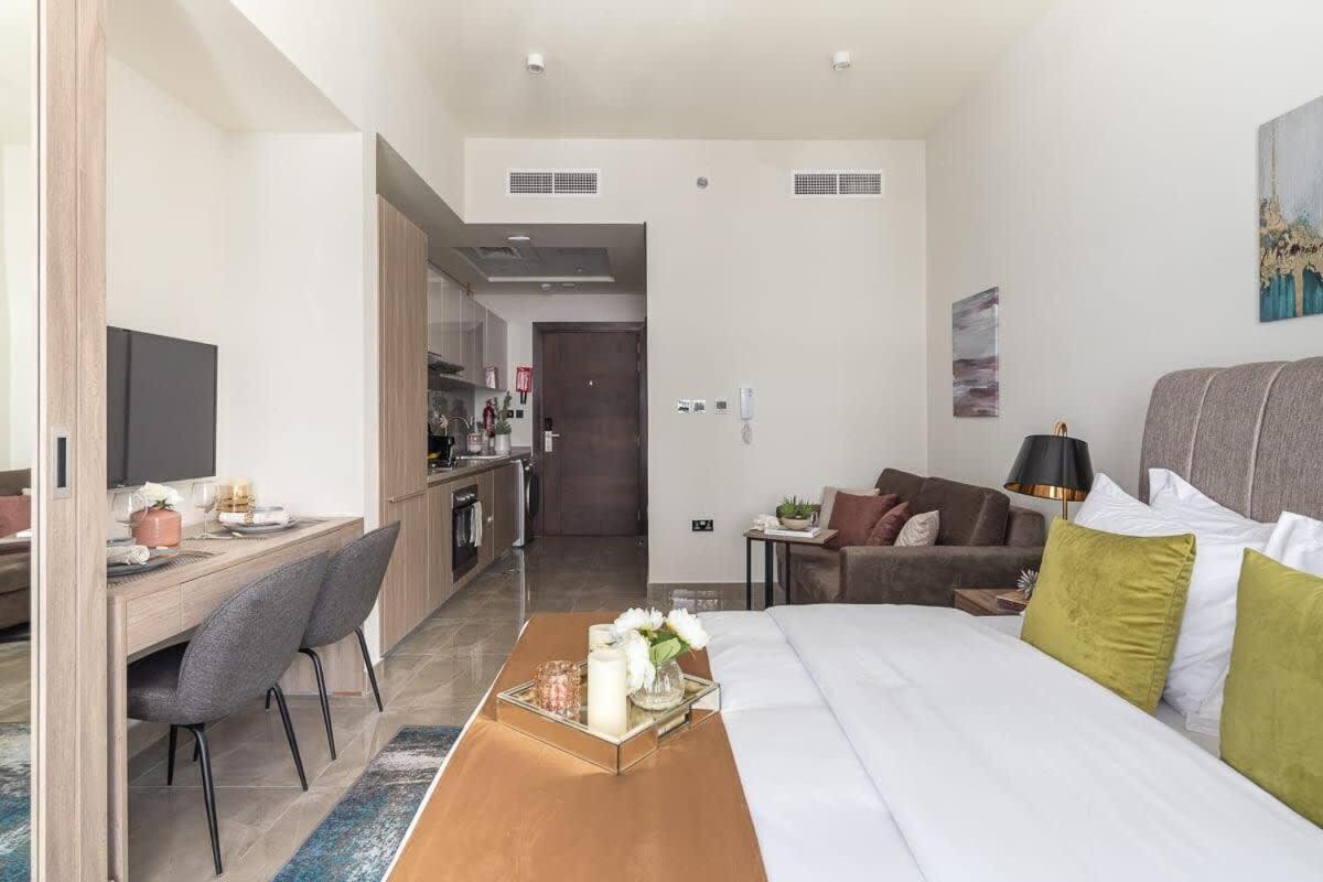 Frank Porter - Majestique 2 Apartment Dubai