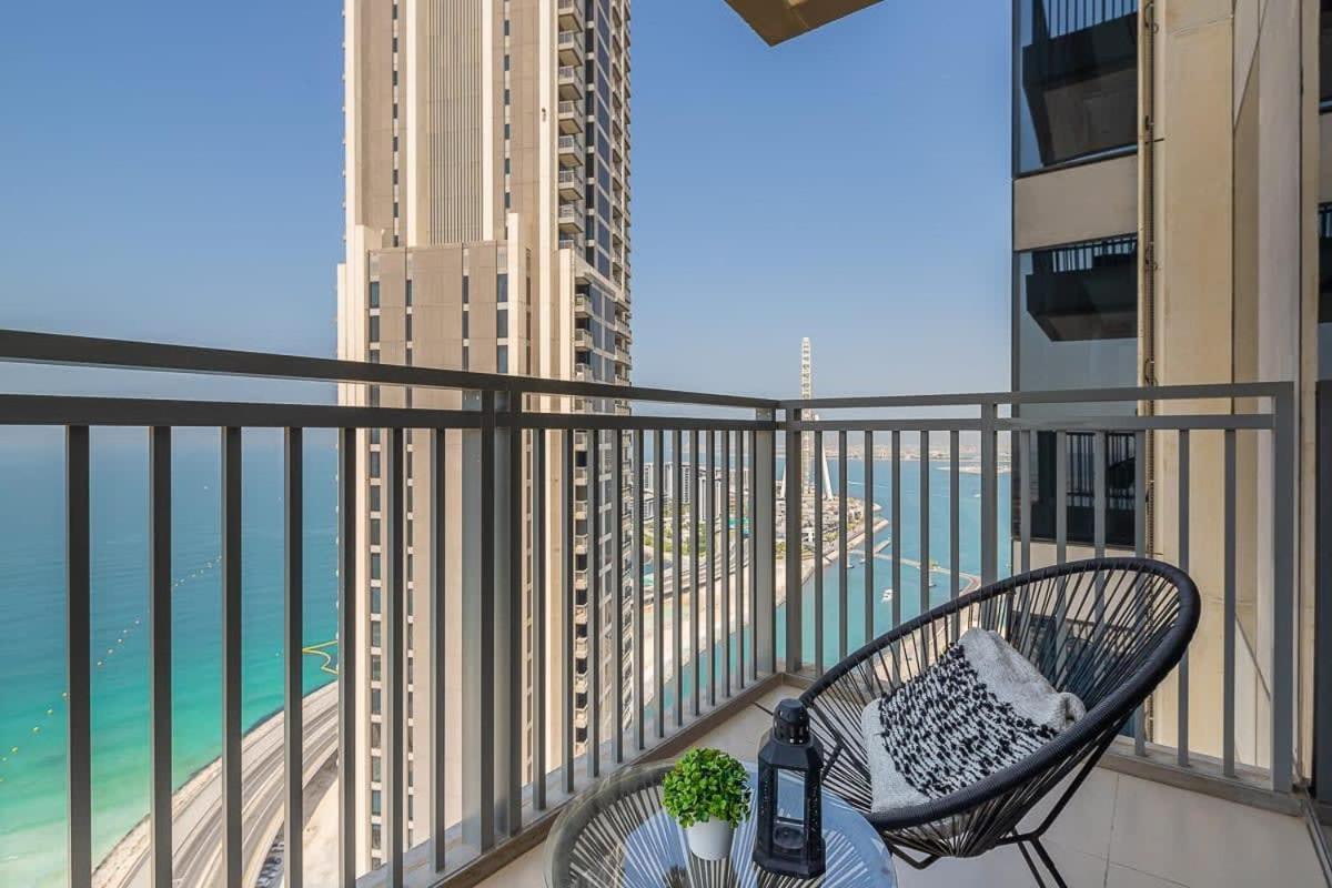 Frank Porter - 5242 Emaar Tower Apartment