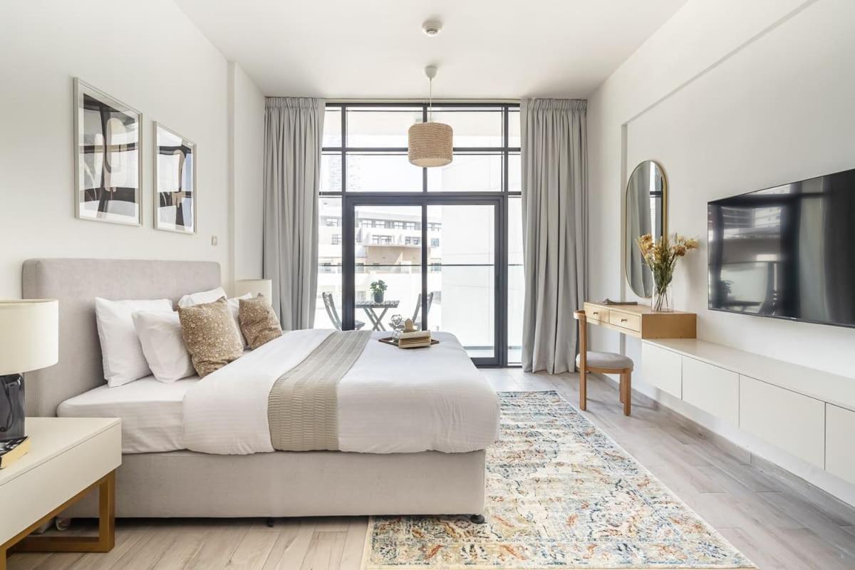 Frank Porter - Shamal Residences 2 Dubai