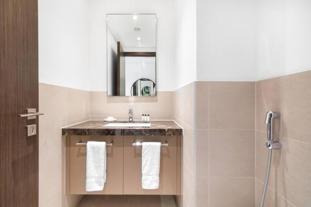 First Class 1br Newly Designed Apartment Dubai