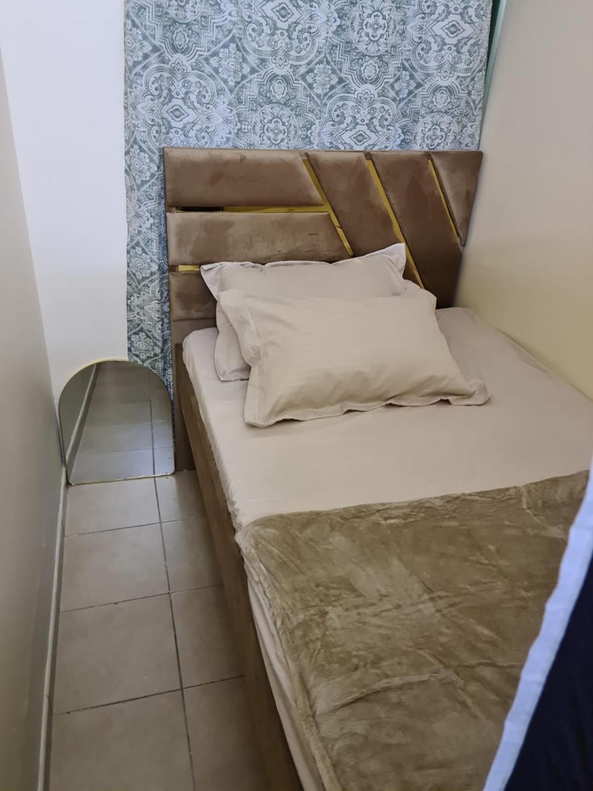 Homestay Metro Al Karama Building Dubai