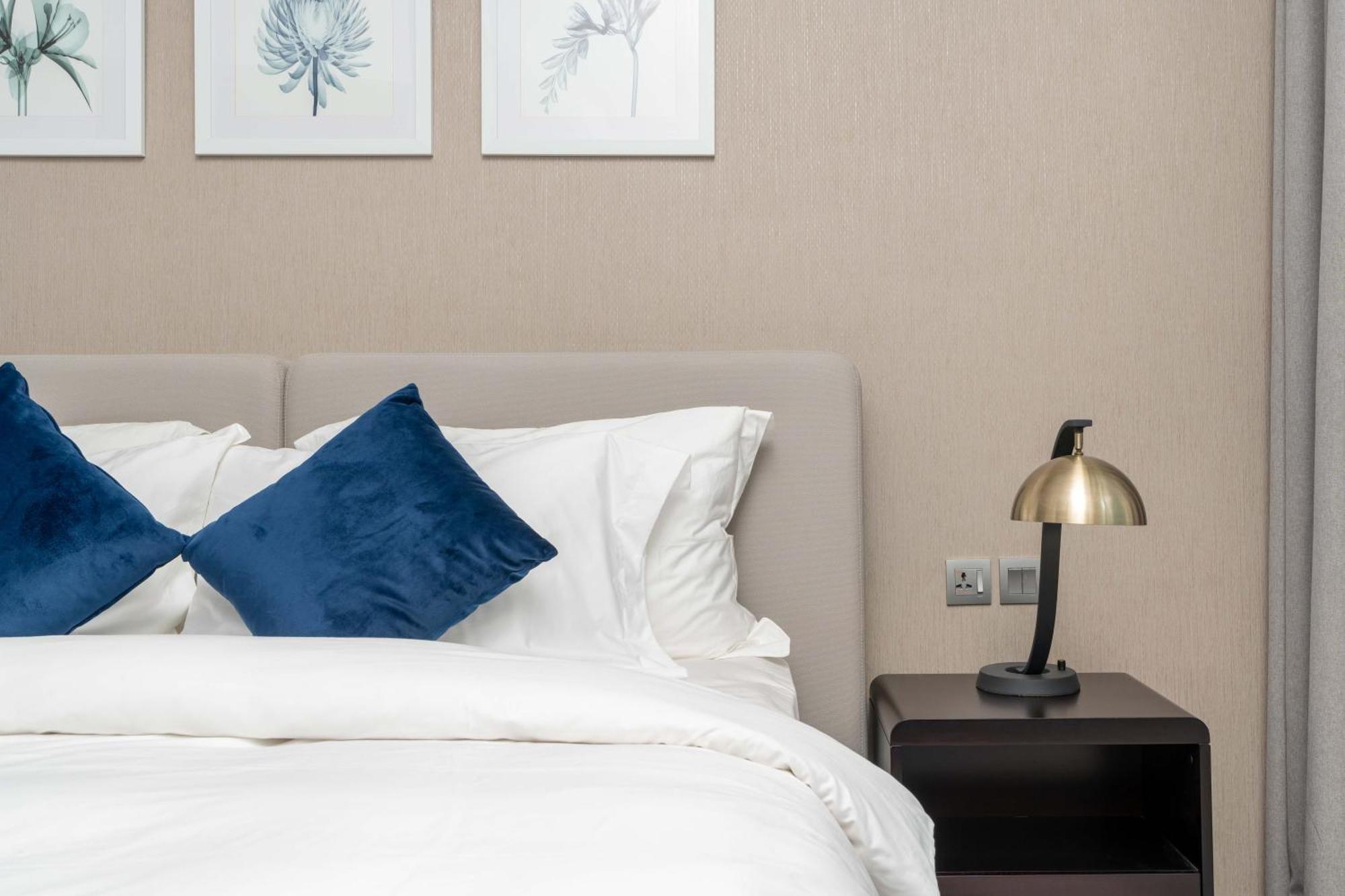 Daire Spacious Luxe Family With Canal & Burj Khalifa View