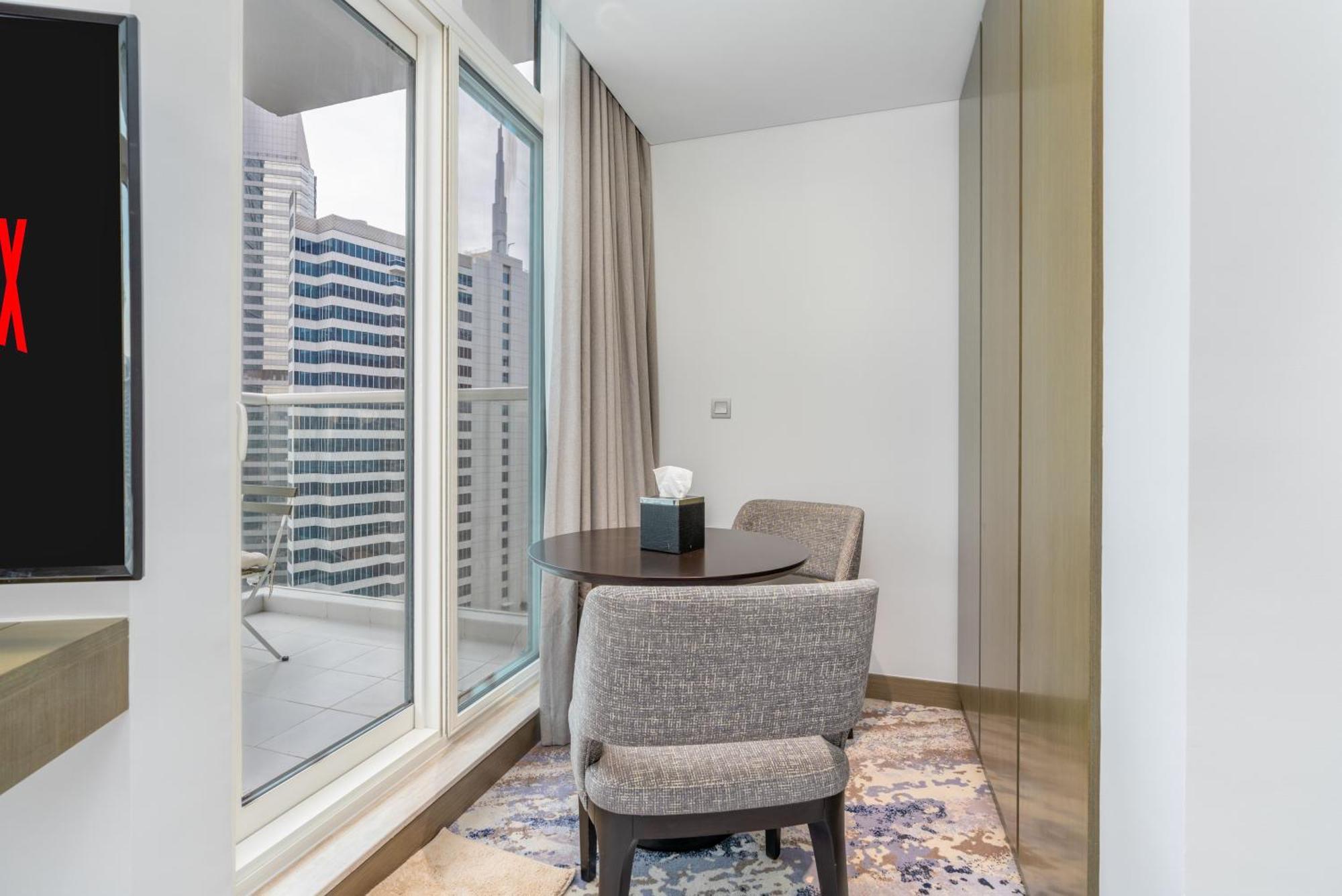 Spacious Luxe Family With Canal & Burj Khalifa View Daire Dubai