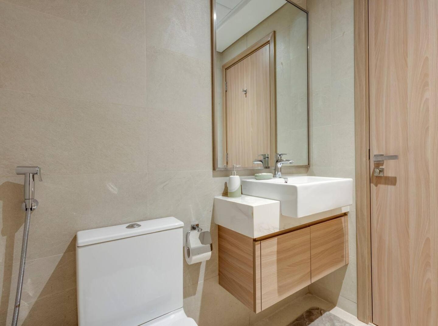 Elegant 2-br Gem Quick Access Downtown *