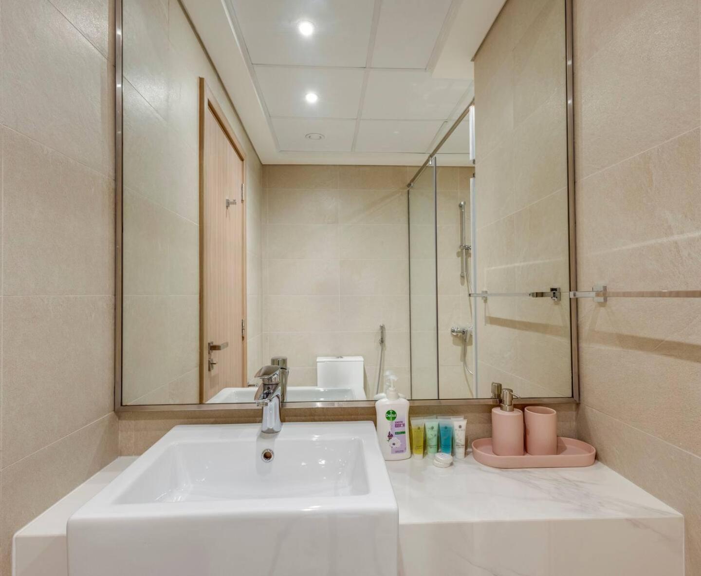 Apartment Elegant 2-br Gem Quick Access Downtown *
