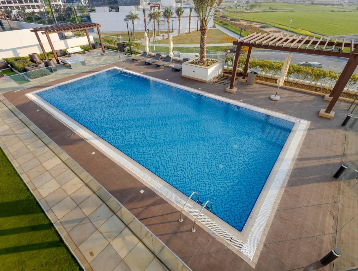 Elegant 2-br Gem Quick Access Downtown Apartment Dubai