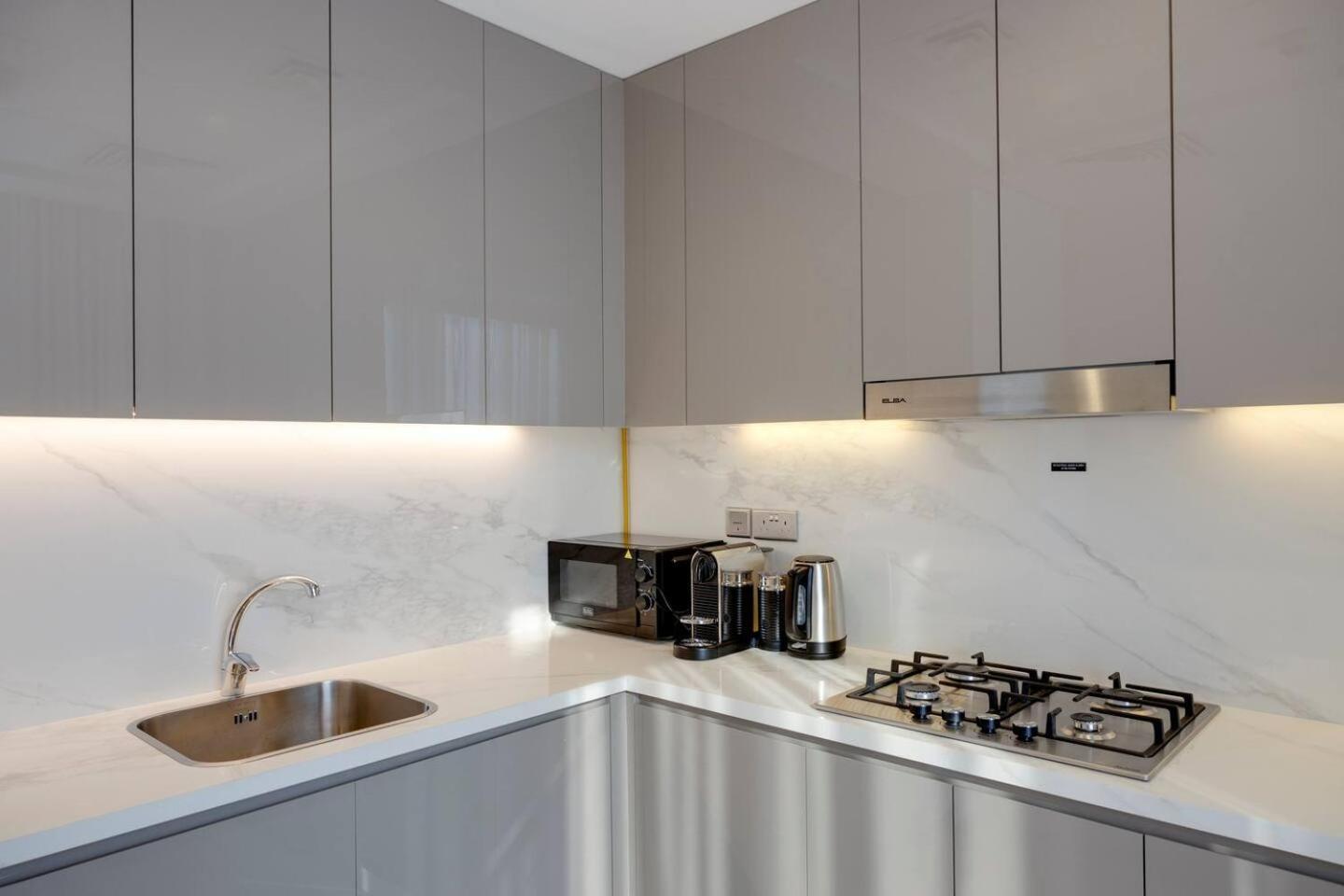 Apartment Elegant 2-br Gem Quick Access Downtown *