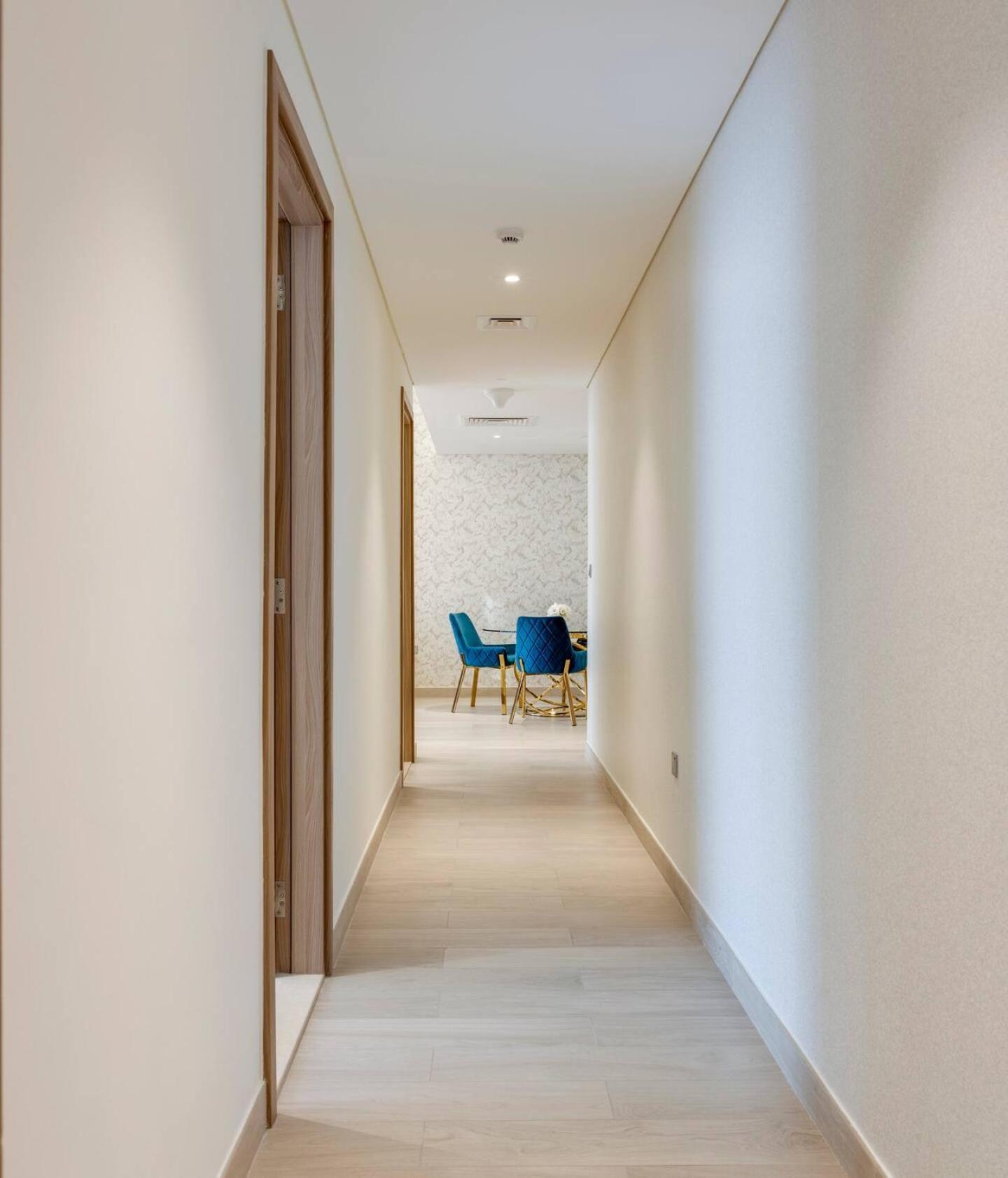 Elegant 2-br Gem Quick Access Downtown Apartment Dubai