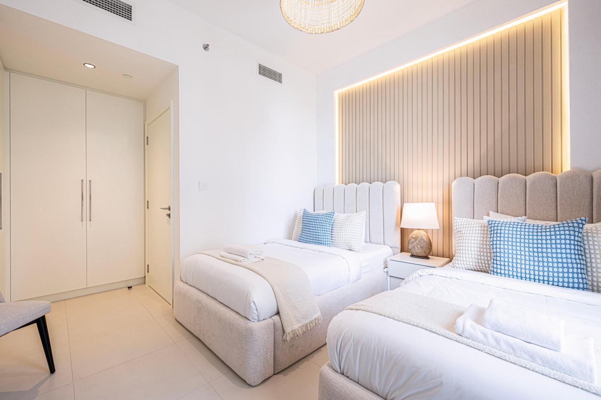 Apartment Burj Crown - Spectacular Boulevard View, Opposite Mall