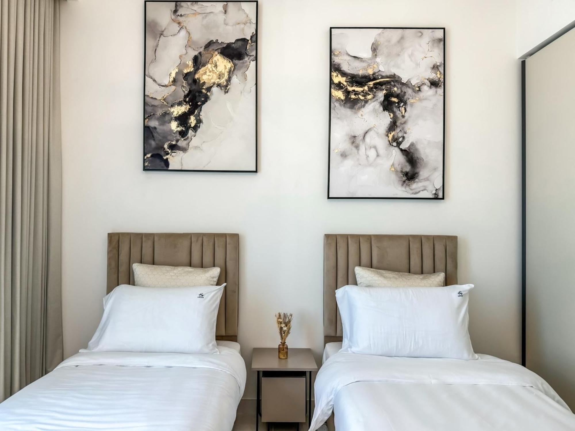 Daire Panoramic Escape With Private Beach, 2br On High Floor