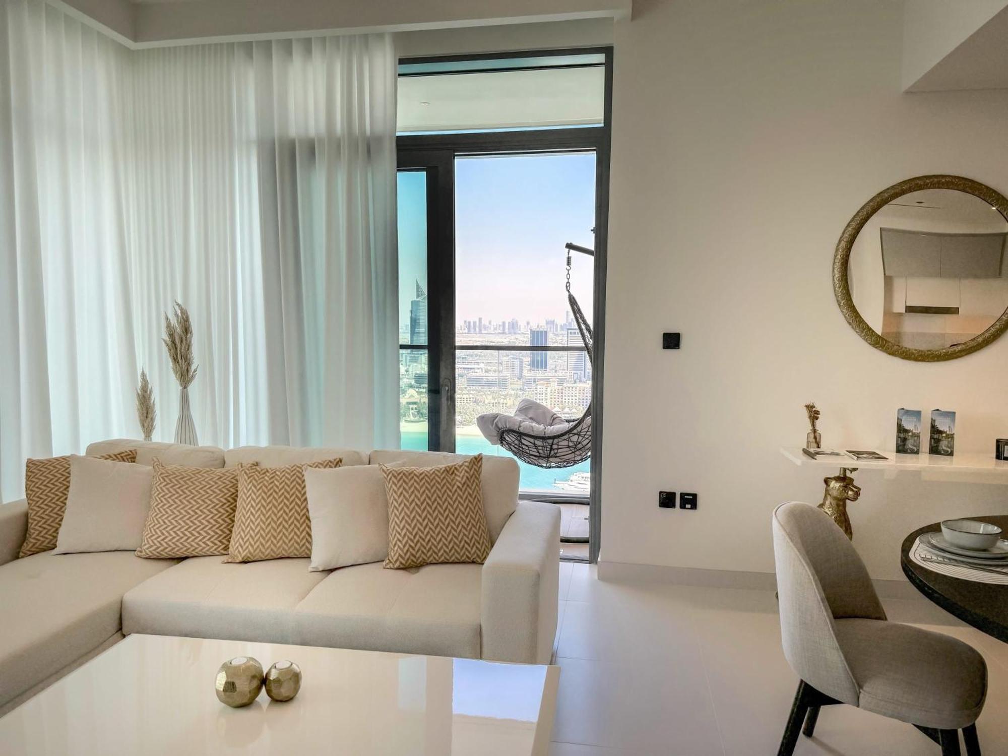 Daire Panoramic Escape With Private Beach, 2br On High Floor