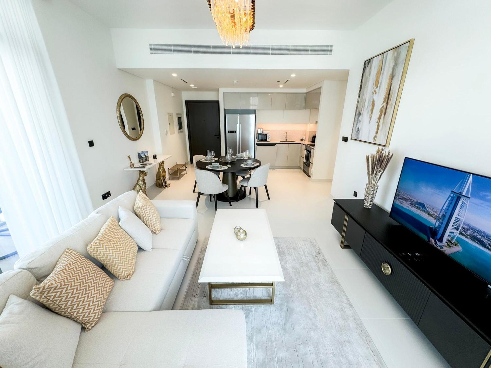 Daire Panoramic Escape With Private Beach, 2br On High Floor *