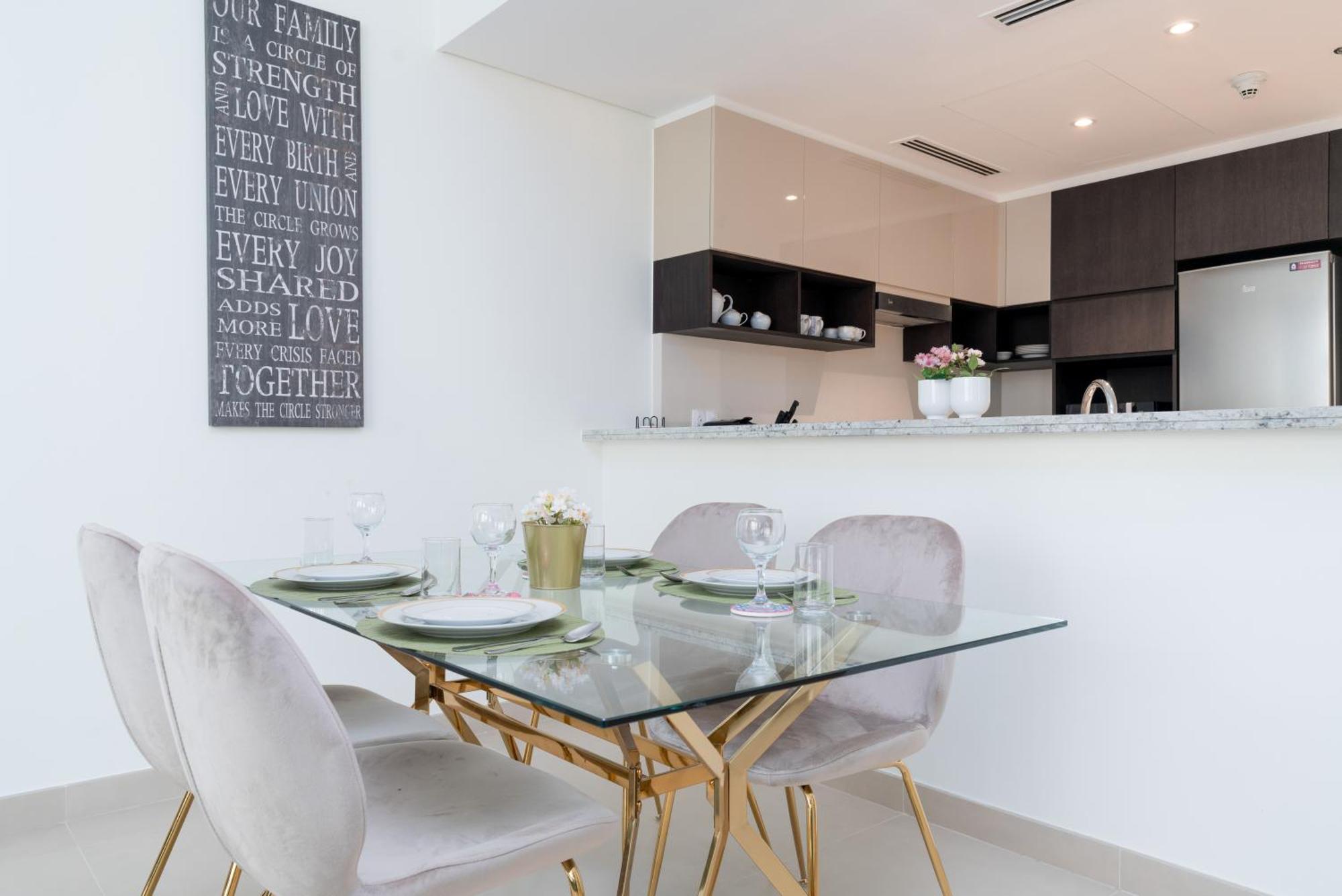 Lux Creek Harbour Blvd Views * Dubai