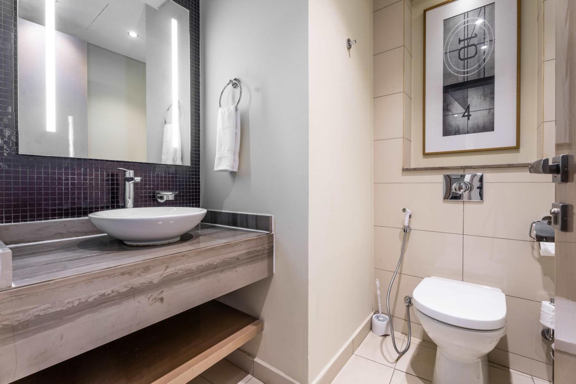 Aliving Supreme 2br Paramount Towers Business Bay With Burj Khalifa View 6202 Apartment