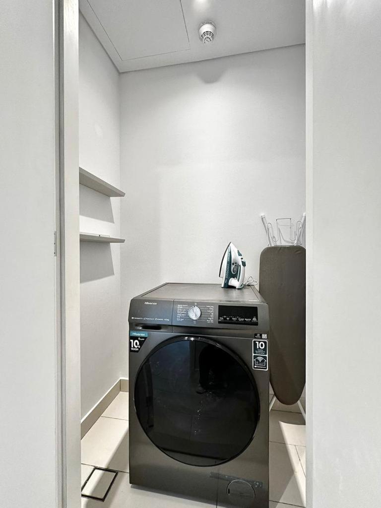 Apartment La Vie, Jbr- Sea View With Beach Access- Happy Holidays Lux *