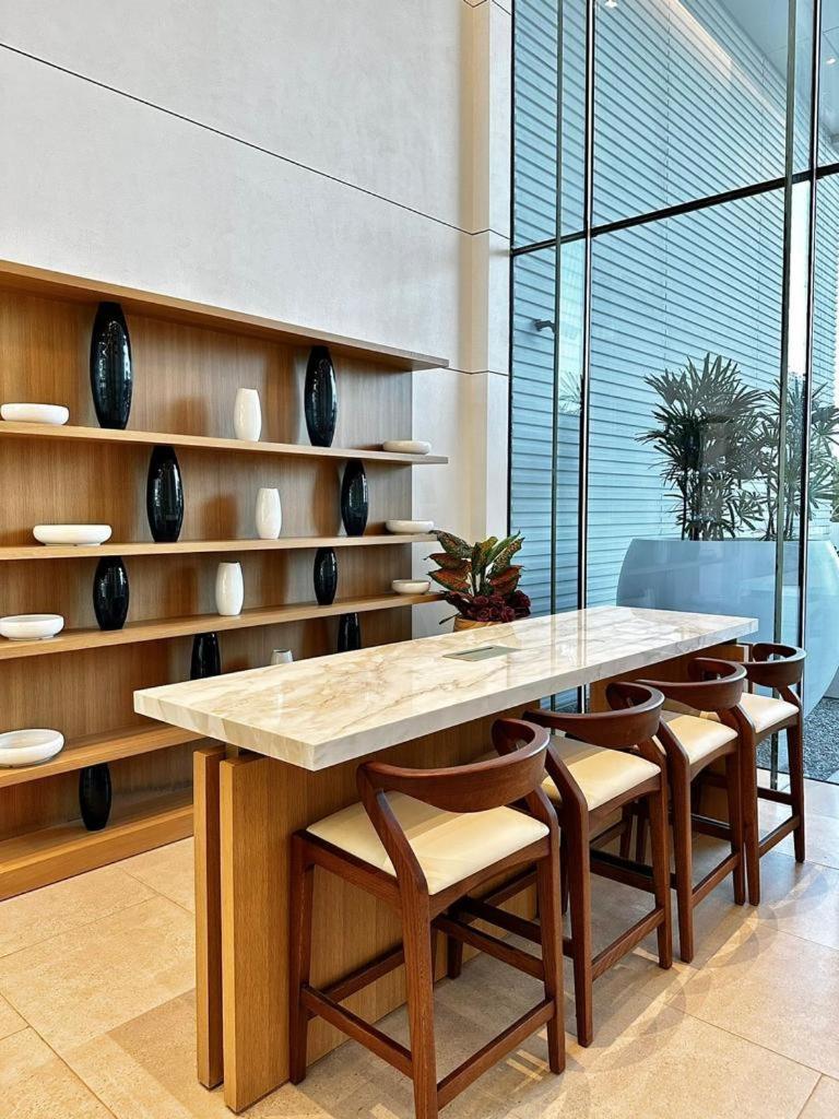 La Vie, Jbr- Sea View With Beach Access- Happy Holidays Lux Apartment *