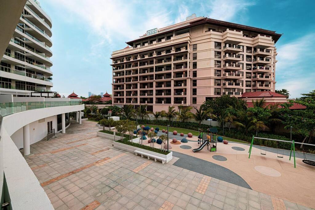 Modern 2br In Palm Balcony With Burj Khalifa Views Dubai
