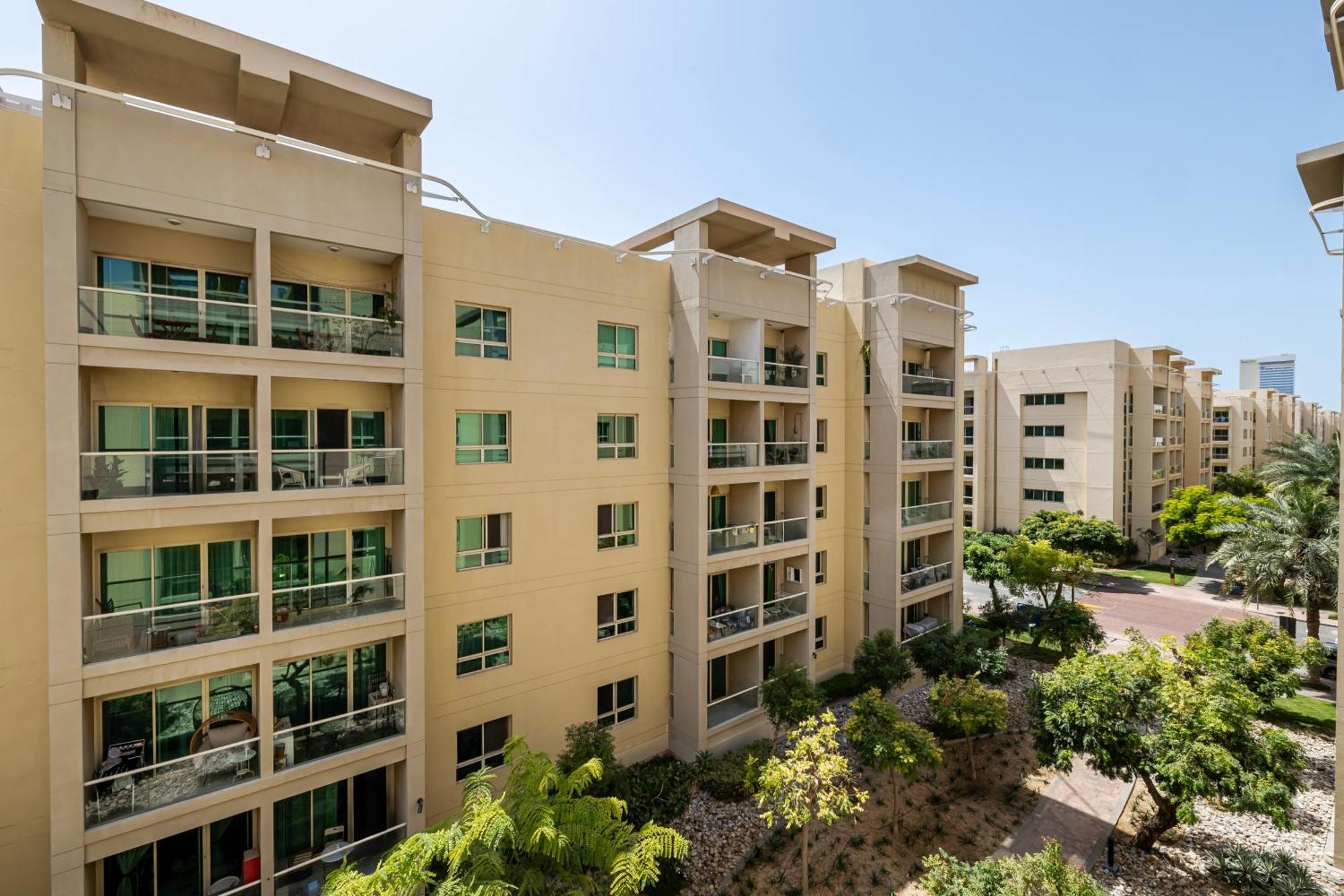 Apartment Renovated 1 Bed Al Alka 1 In The Greens *