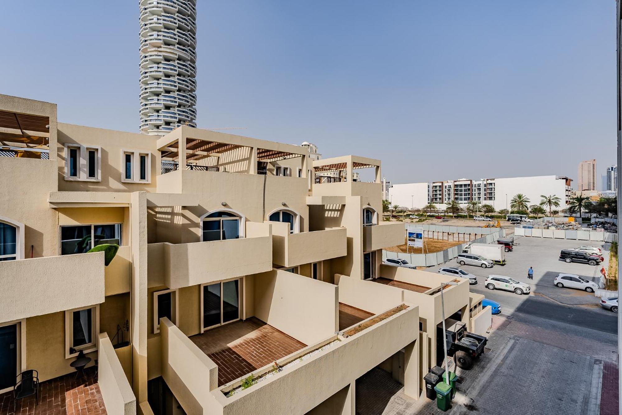 Apartment Modern And Cozy In Jvc I Luma Building