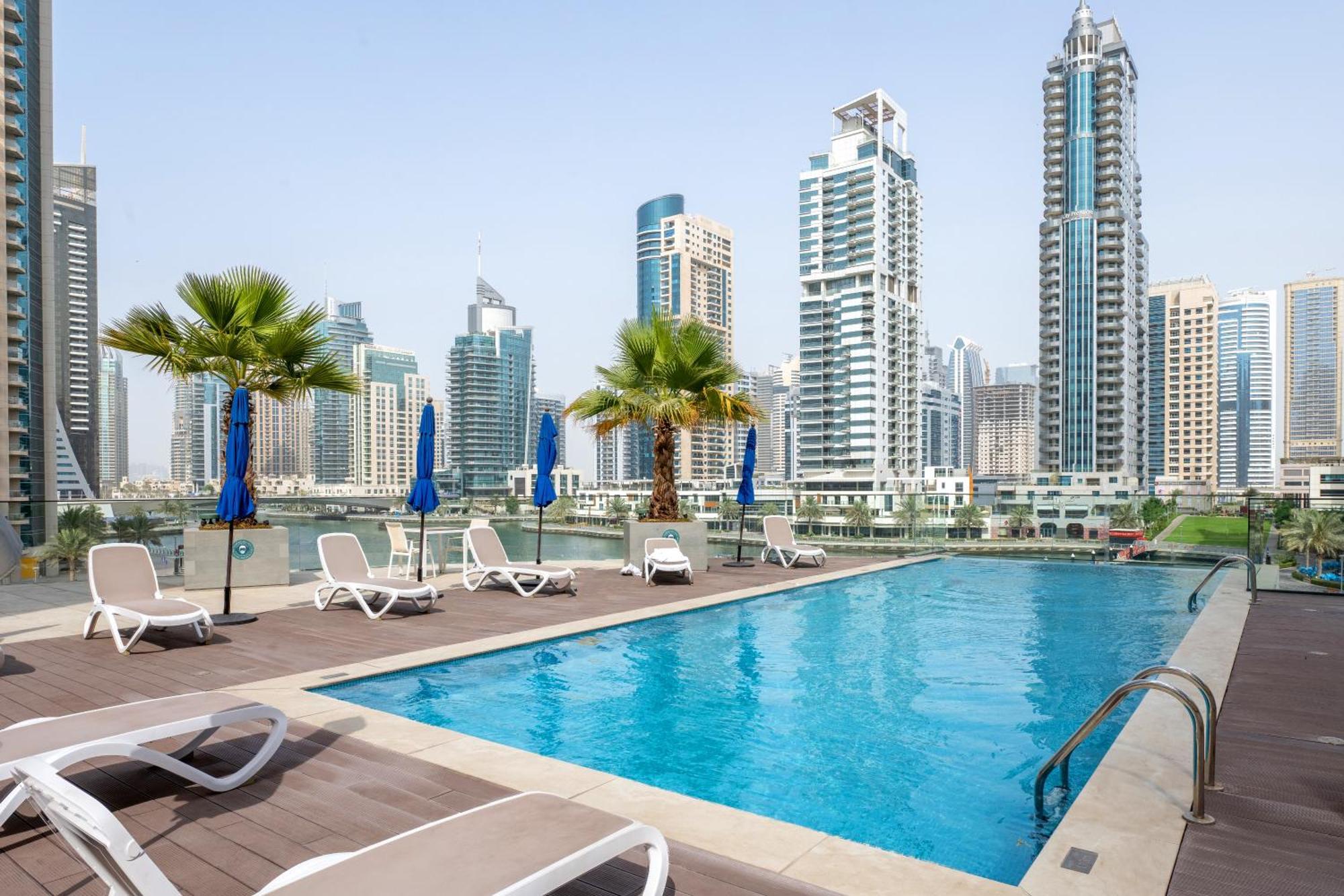 Luxury Living In Marina Liv 2br Apartment Dubai