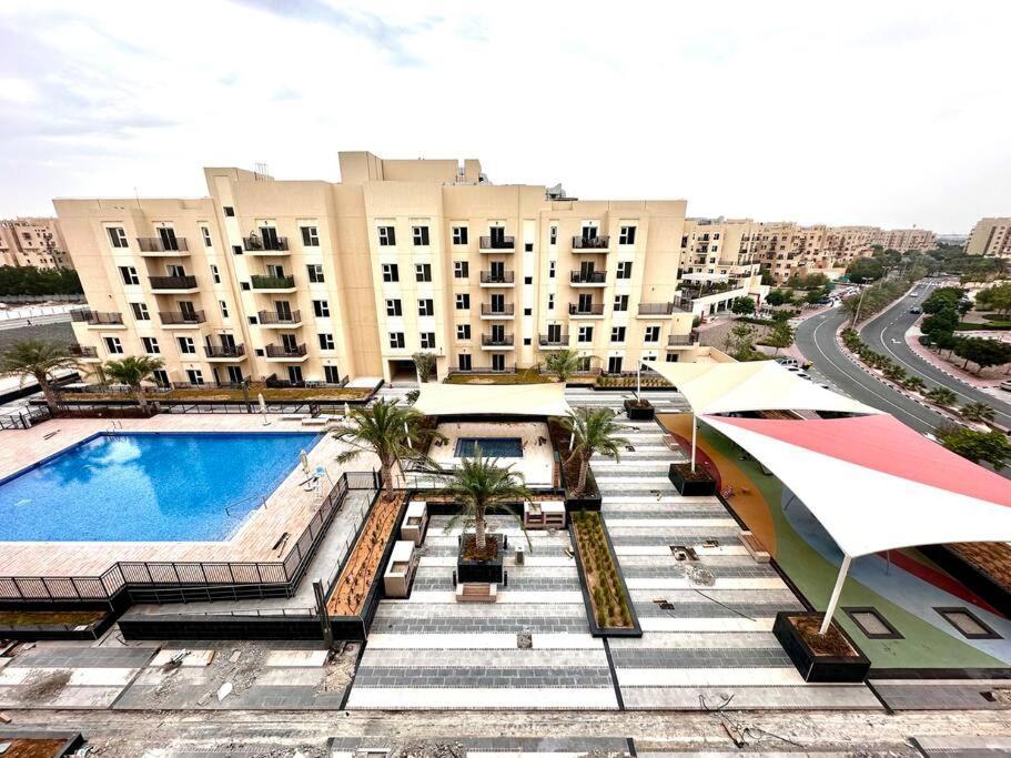 Apartment Pool View 1bedroom In Remraam, Al Ramth 11 Dubai
