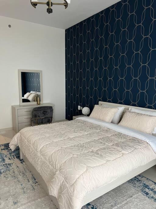 2br + Maid With Fantastic View Dubai