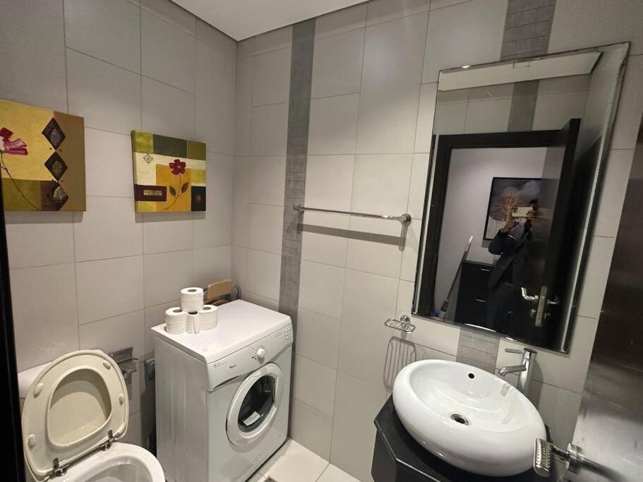 Daire Cozy 1bhk Apartment-dubai Marina Dubai
