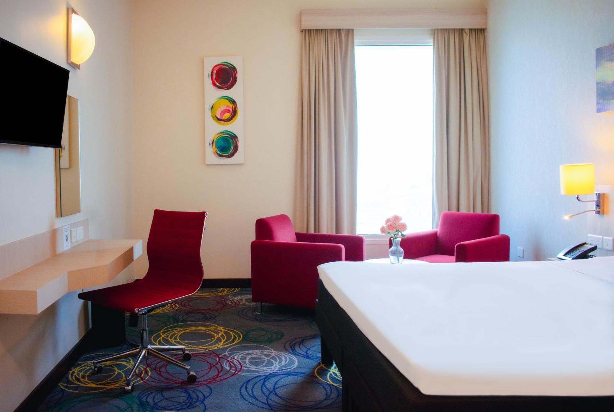 Hotel Ibis Styles Dragon Mart 3*