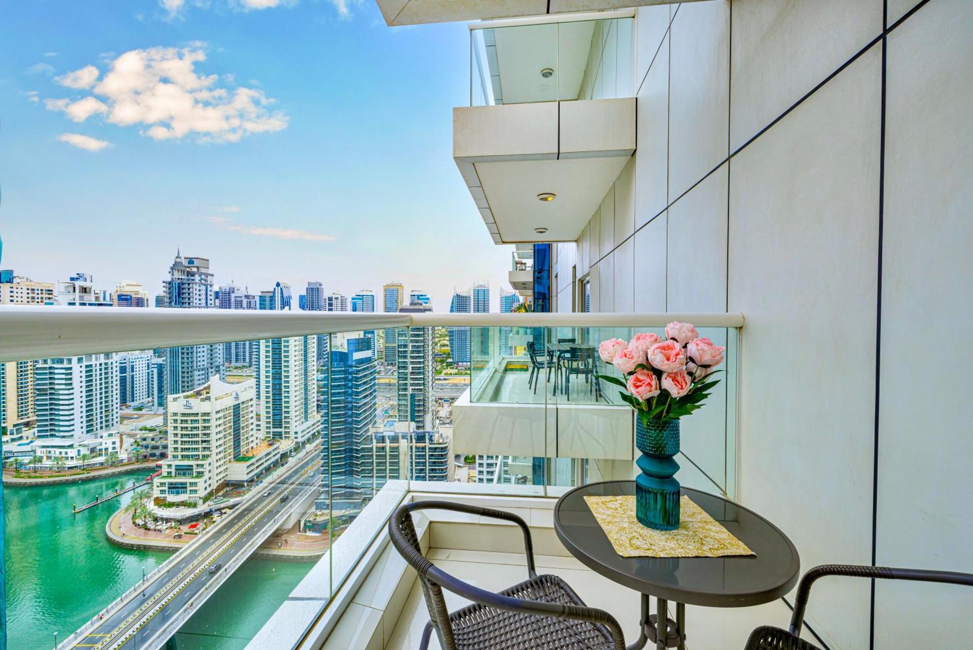 Apartment 5 Star Serviced With Beach Access In The Heart Of Marina Free Welcome Gift Box Upon Arrival *