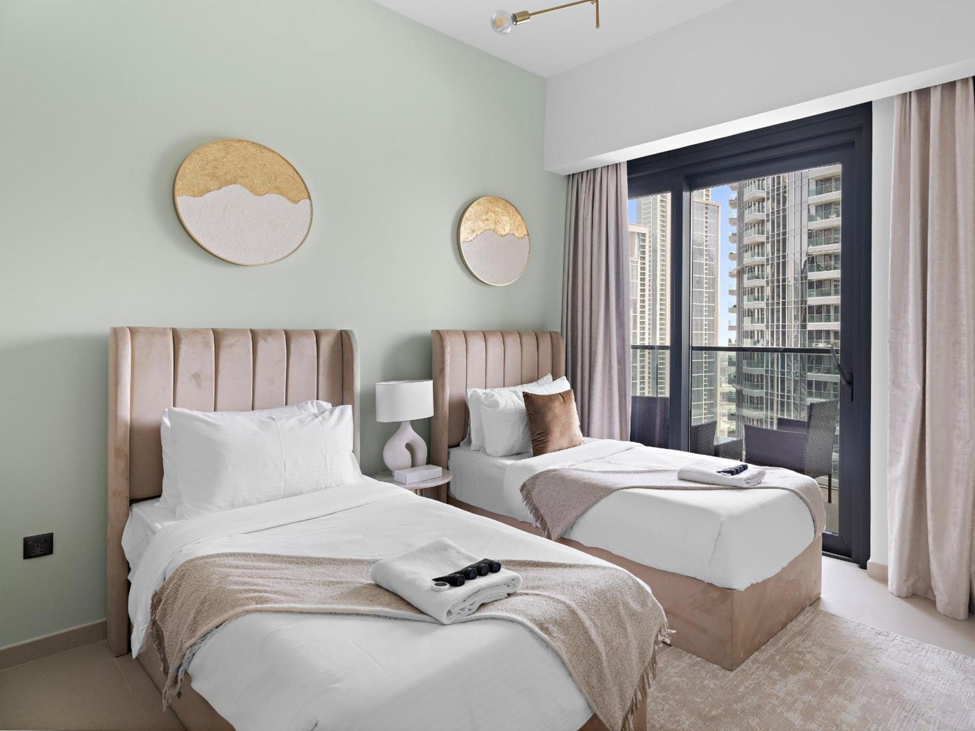 Apartment Vibrant 3bdr Plus 1 Guest In Downtown With Burj Khalifa View *