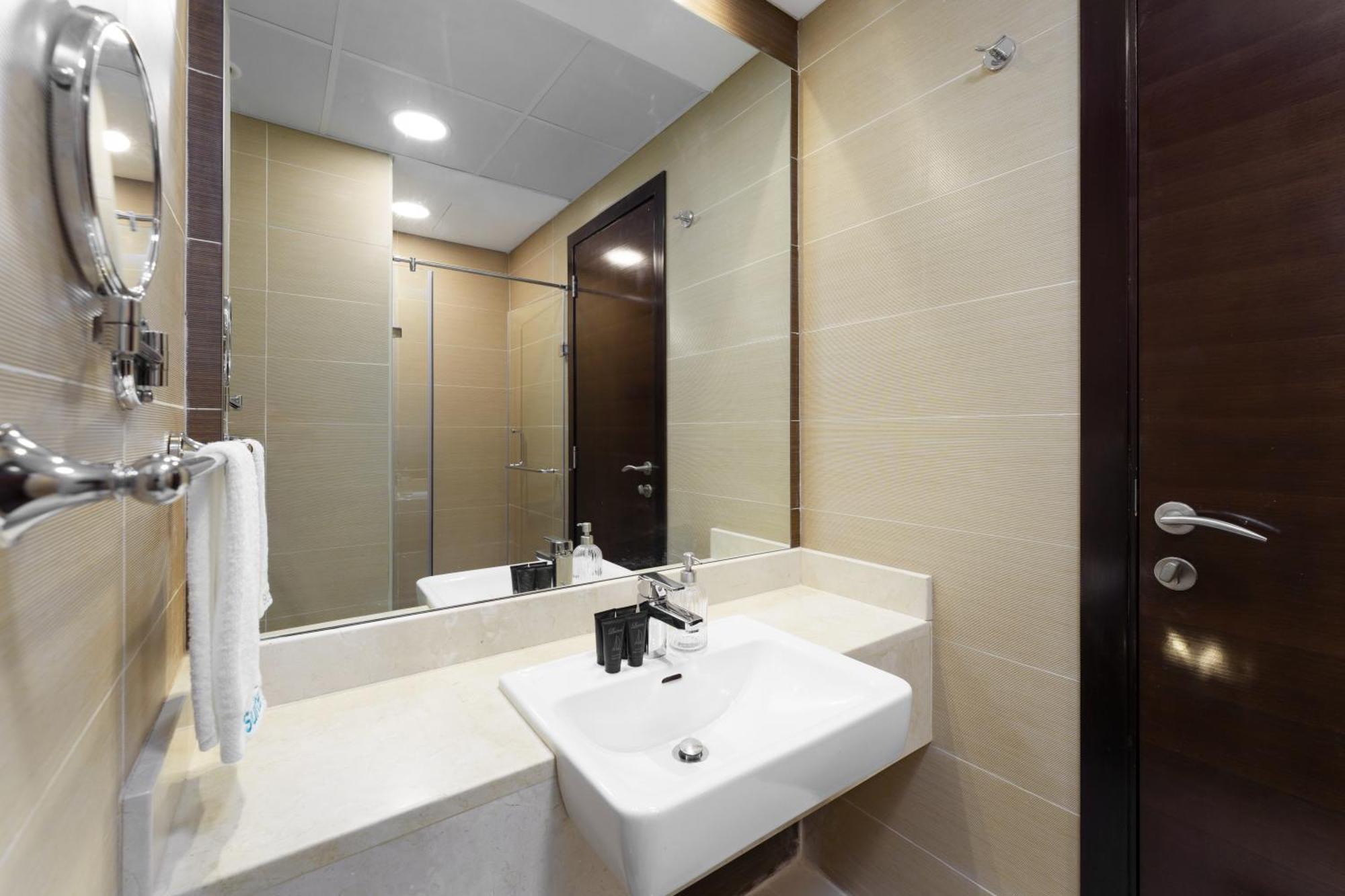 Apartment Experience Sparkle Tower Living In Jbr - Suiteable *