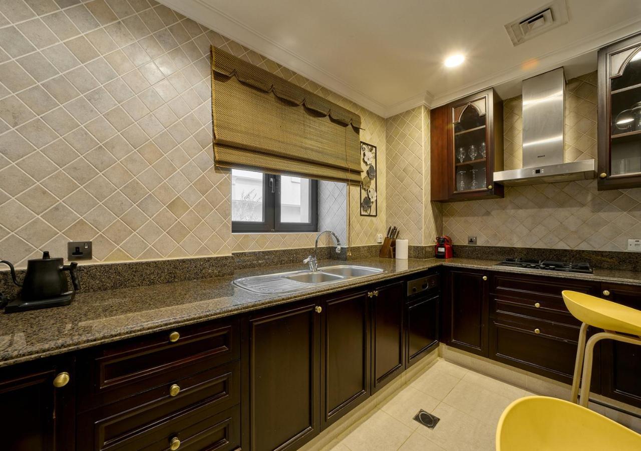 Apartment Burj Khalifa Partial View Peak Living Luxury 2br Souk Al-bahar Beside Mall-golden Homes