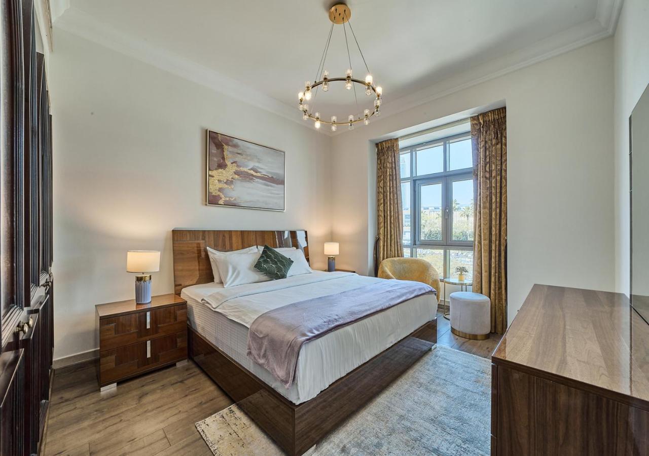 Burj Khalifa Partial View Peak Living Luxury 2br Souk Al-bahar Beside Mall-golden Homes Dubai