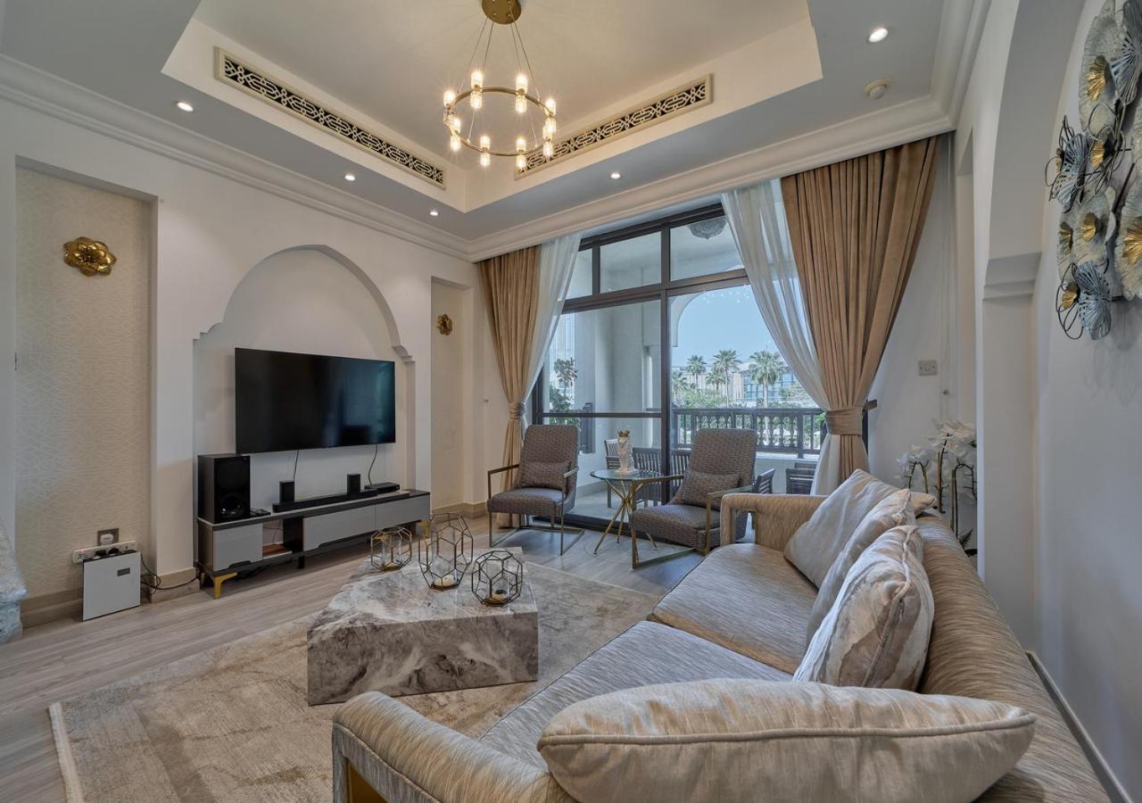 Burj Khalifa Partial View Peak Living Luxury 2br Souk Al-bahar Beside Mall-golden Homes * Dubai